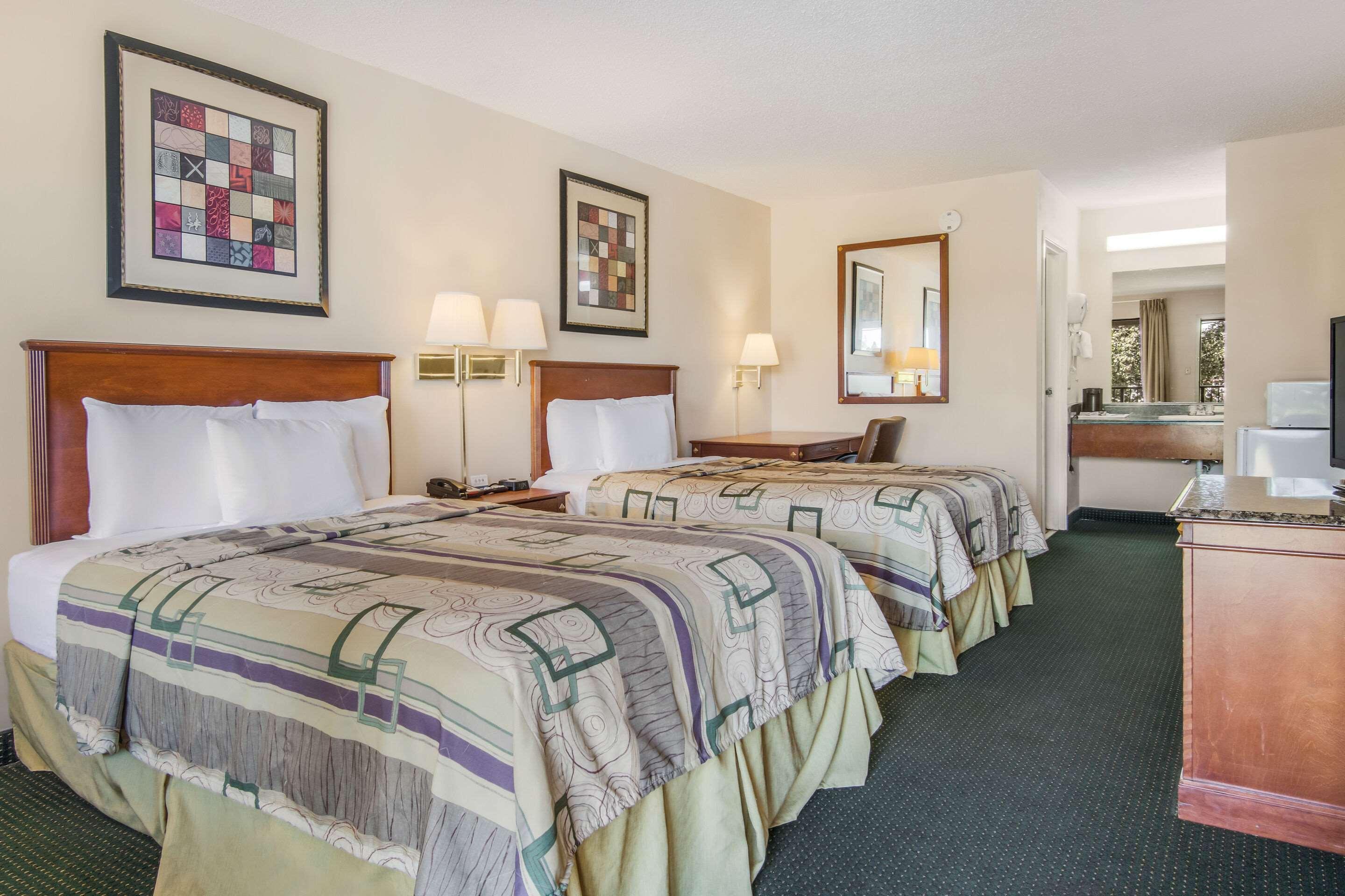Rodeway Inn & Suites Dublin Dış mekan fotoğraf