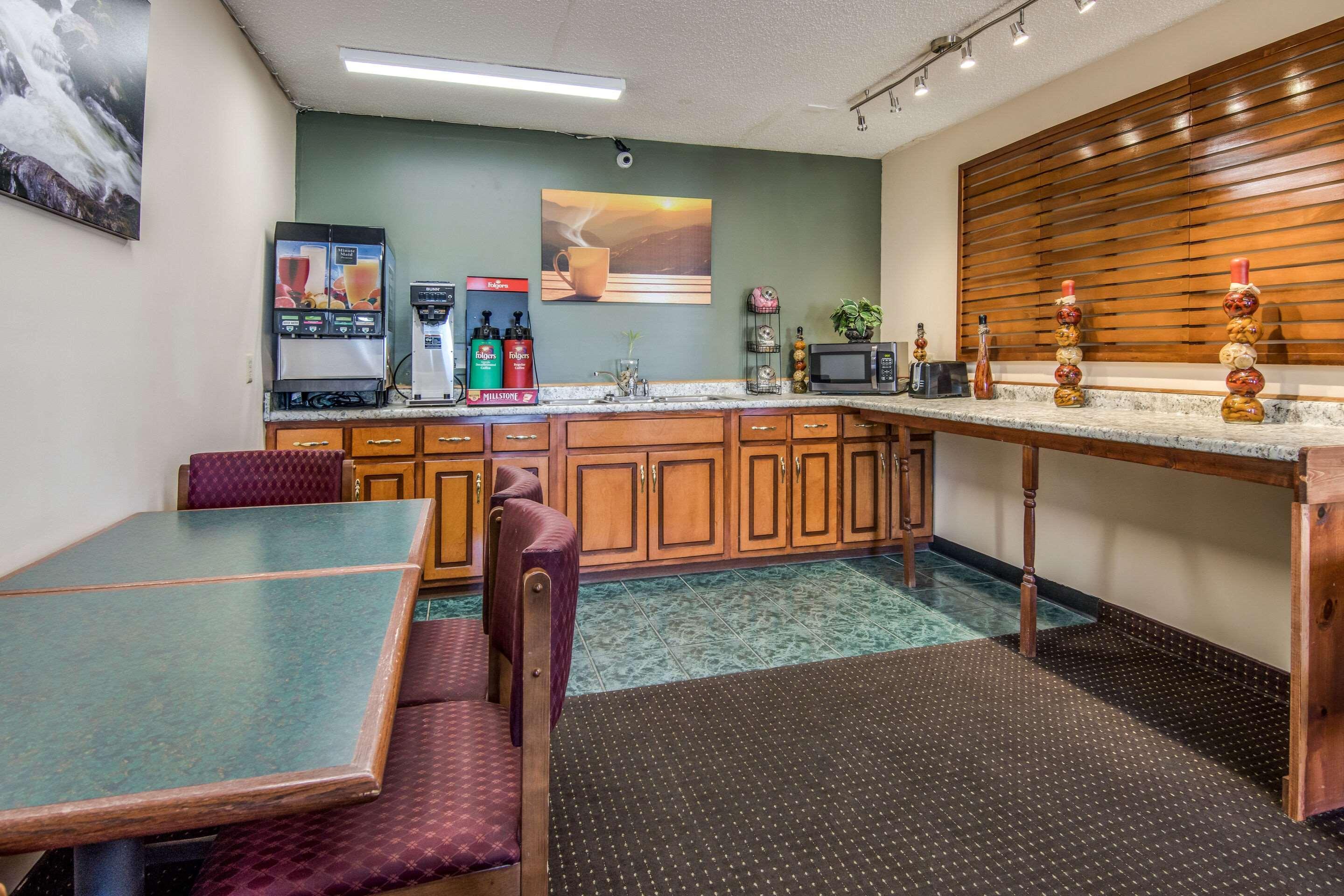 Rodeway Inn & Suites Dublin Dış mekan fotoğraf
