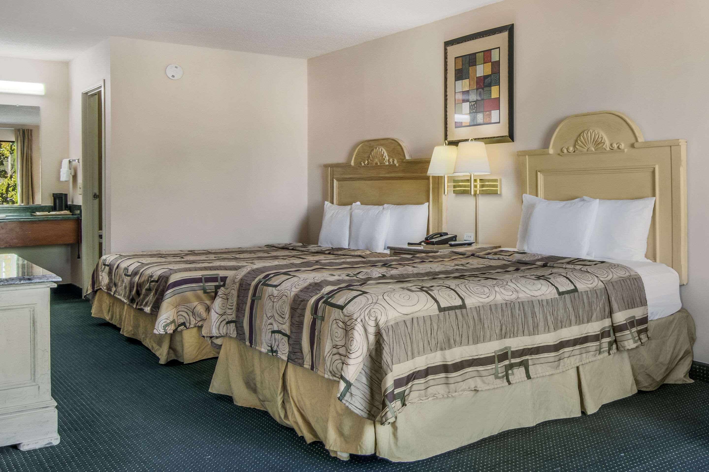 Rodeway Inn & Suites Dublin Dış mekan fotoğraf